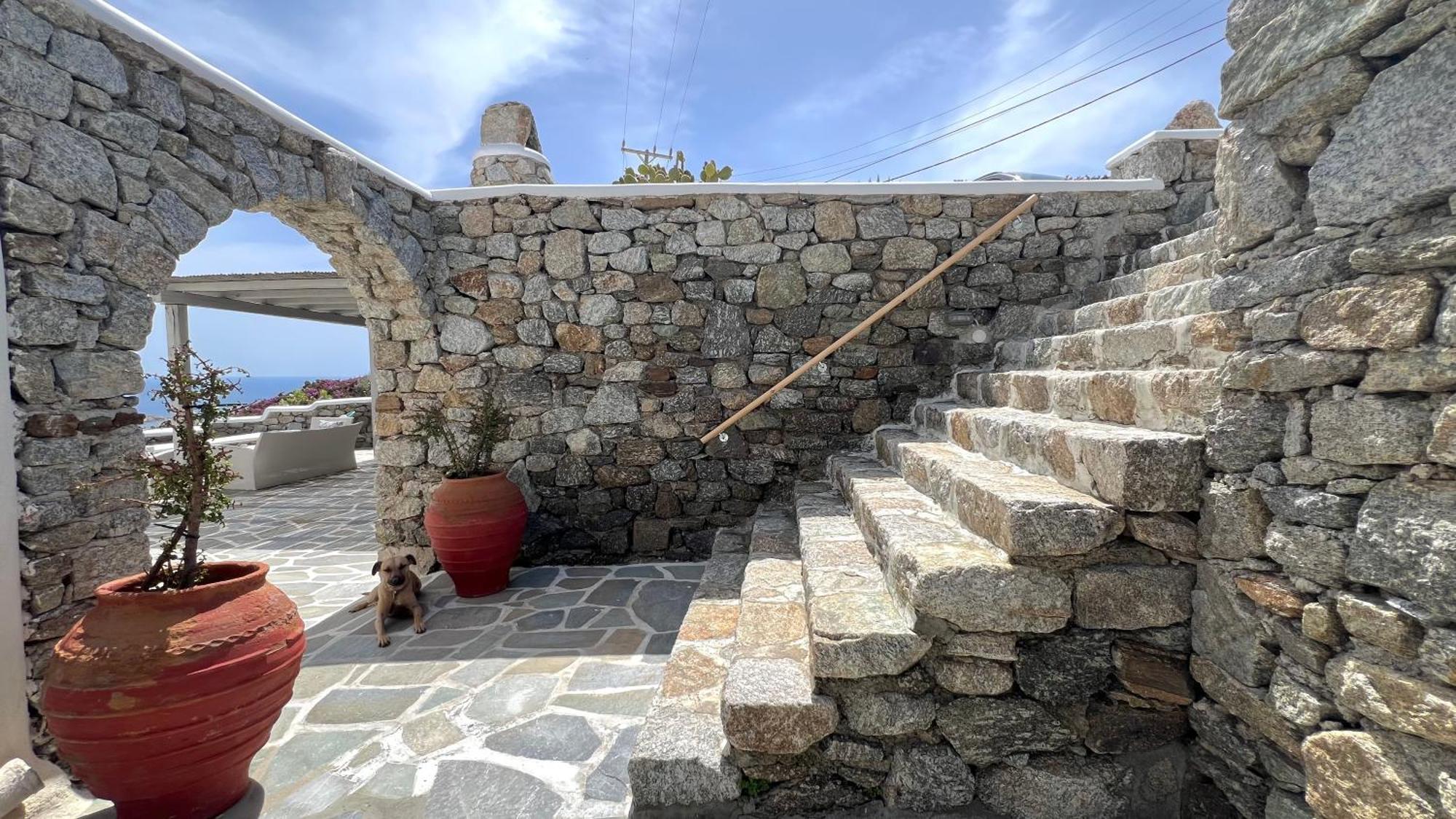 Psarou Summer Villa *